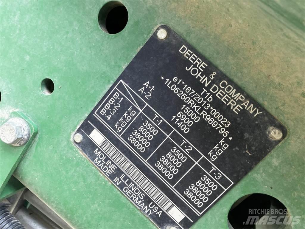 John Deere 6250R Traktorit