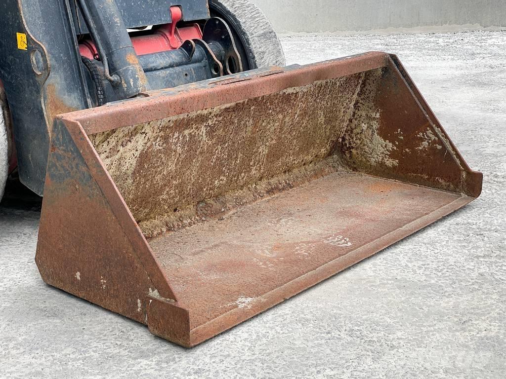 JCB R260 Liukuohjatut kuormaajat