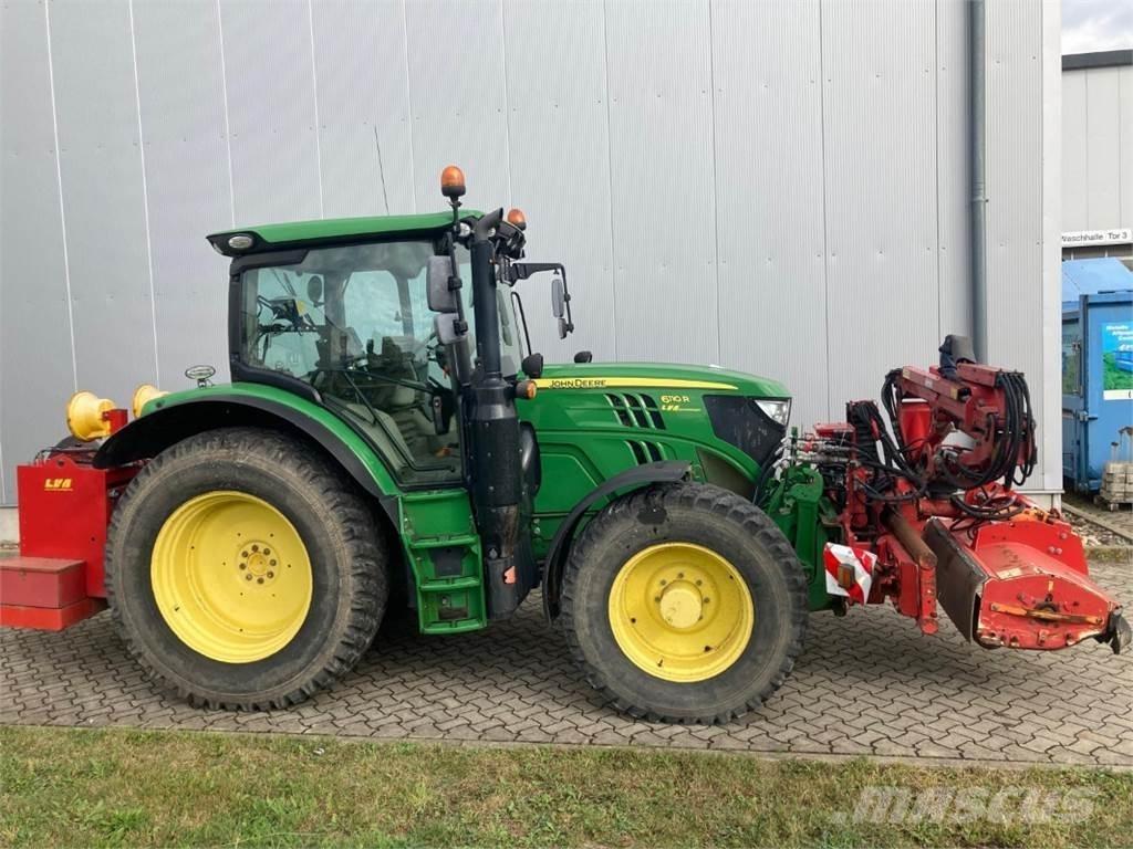 John Deere 6110R Traktorit