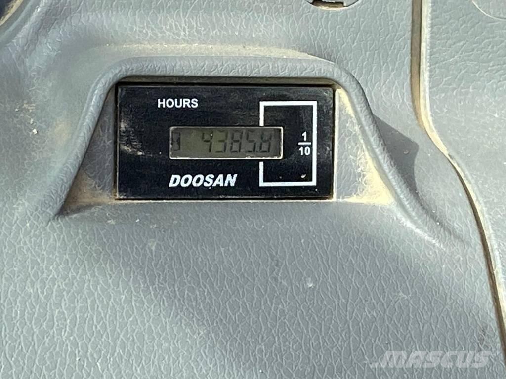 Doosan DX 160 LC Telakaivukoneet
