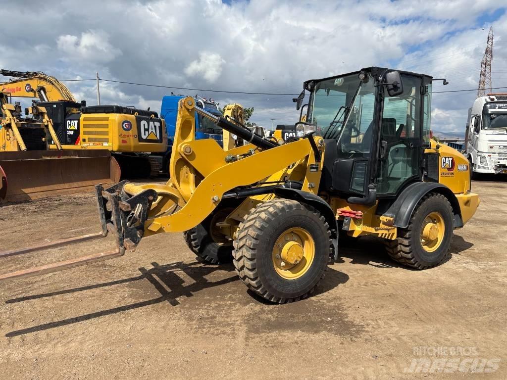 CAT 906 M Pyöräkuormaajat