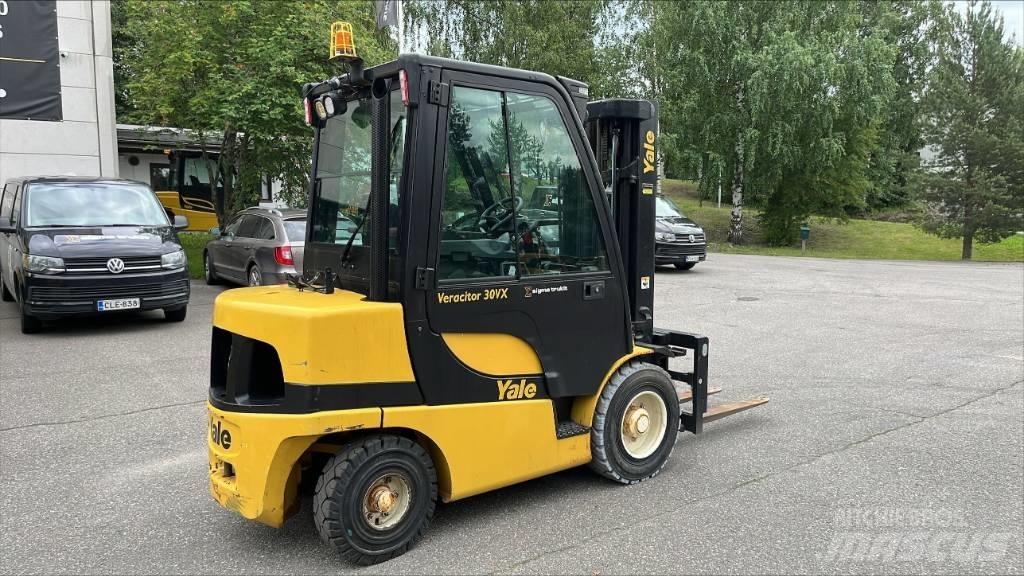 Yale GDP30VX Dieseltrukit