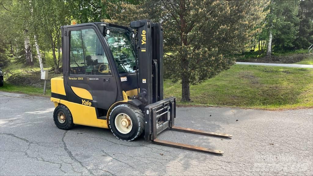 Yale GDP30VX Dieseltrukit