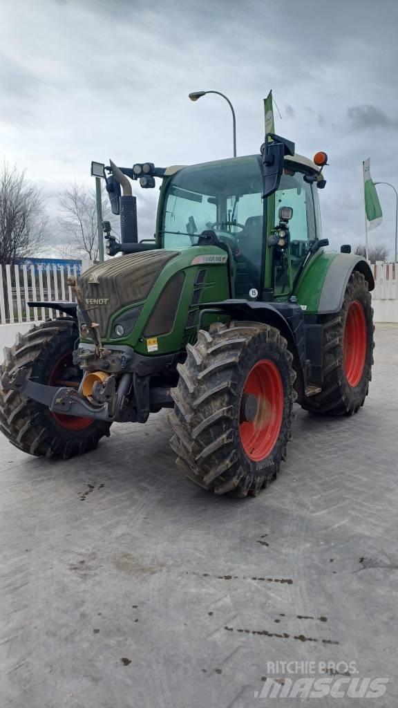 Fendt 512 Traktorit
