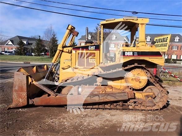 CAT D6R XL Telaketjupuskutraktorit