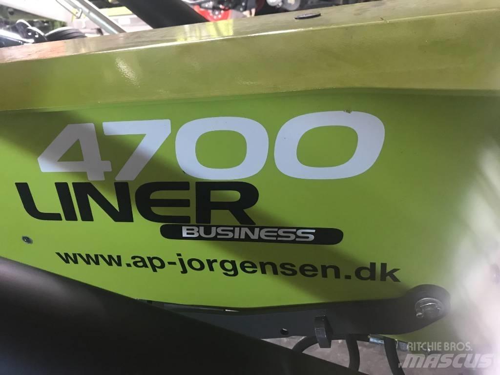 CLAAS Liner 4700 Pöyhimet ja haravat