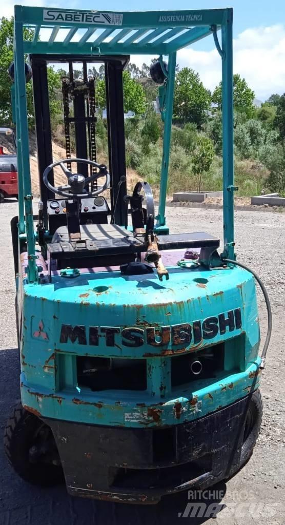 Mitsubishi FG15 Nestekaasutrukit