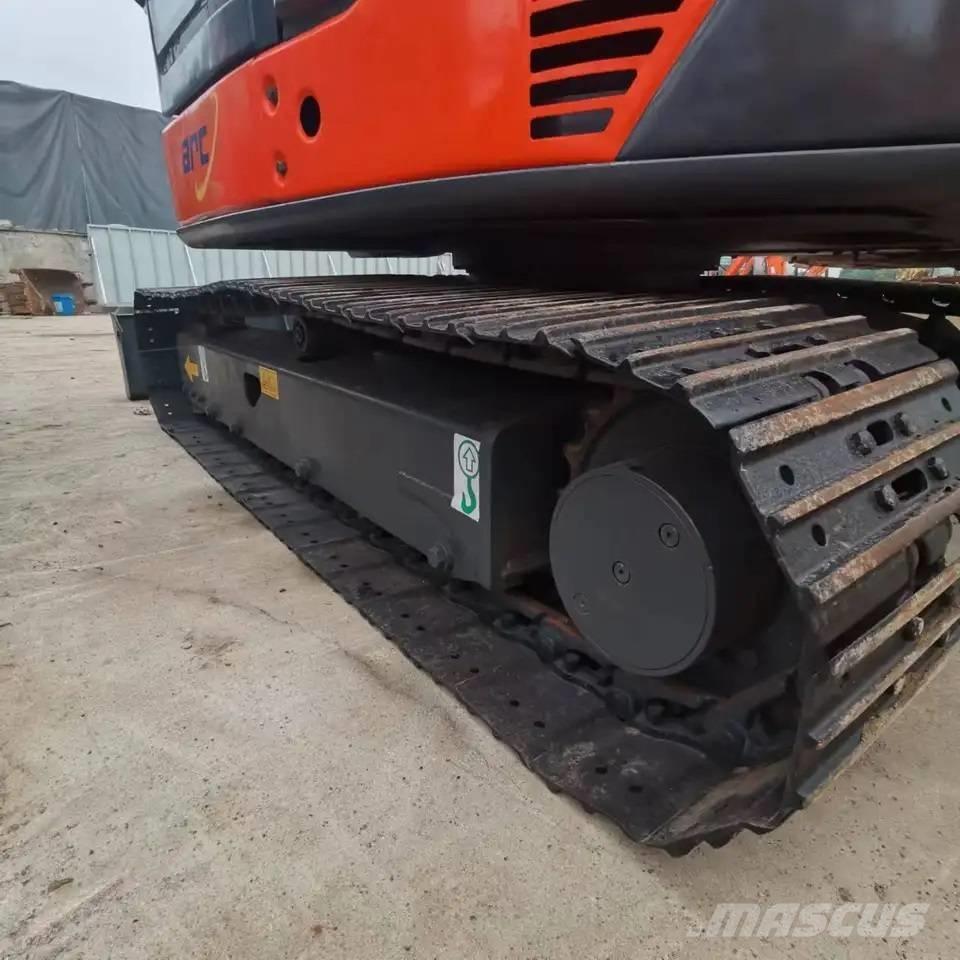Hitachi ZX60U Minikaivukoneet < 7t