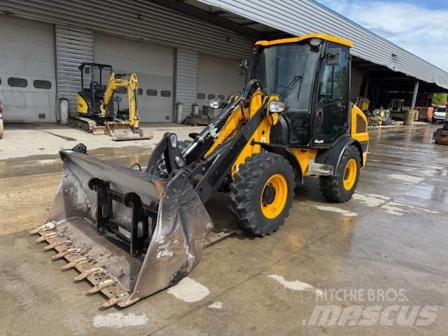JCB 406 Pyöräkuormaajat