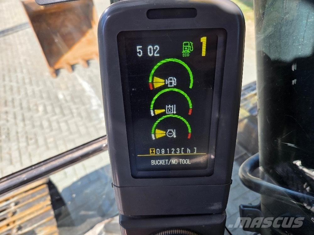 CAT 323DL Telakaivukoneet
