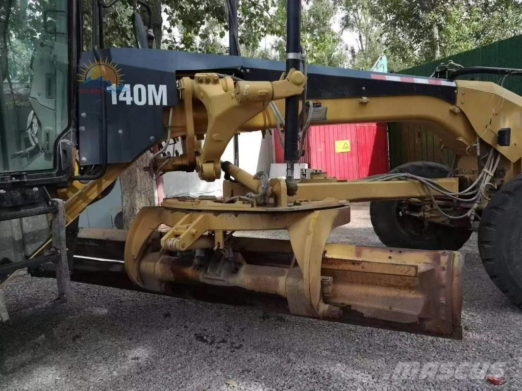 CAT 140 M Tiehöylät