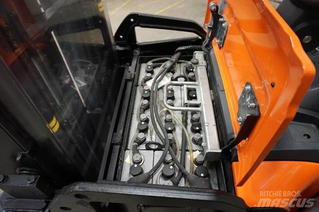 Toyota SPE160L Käyden ajettavat pinoamistrukit