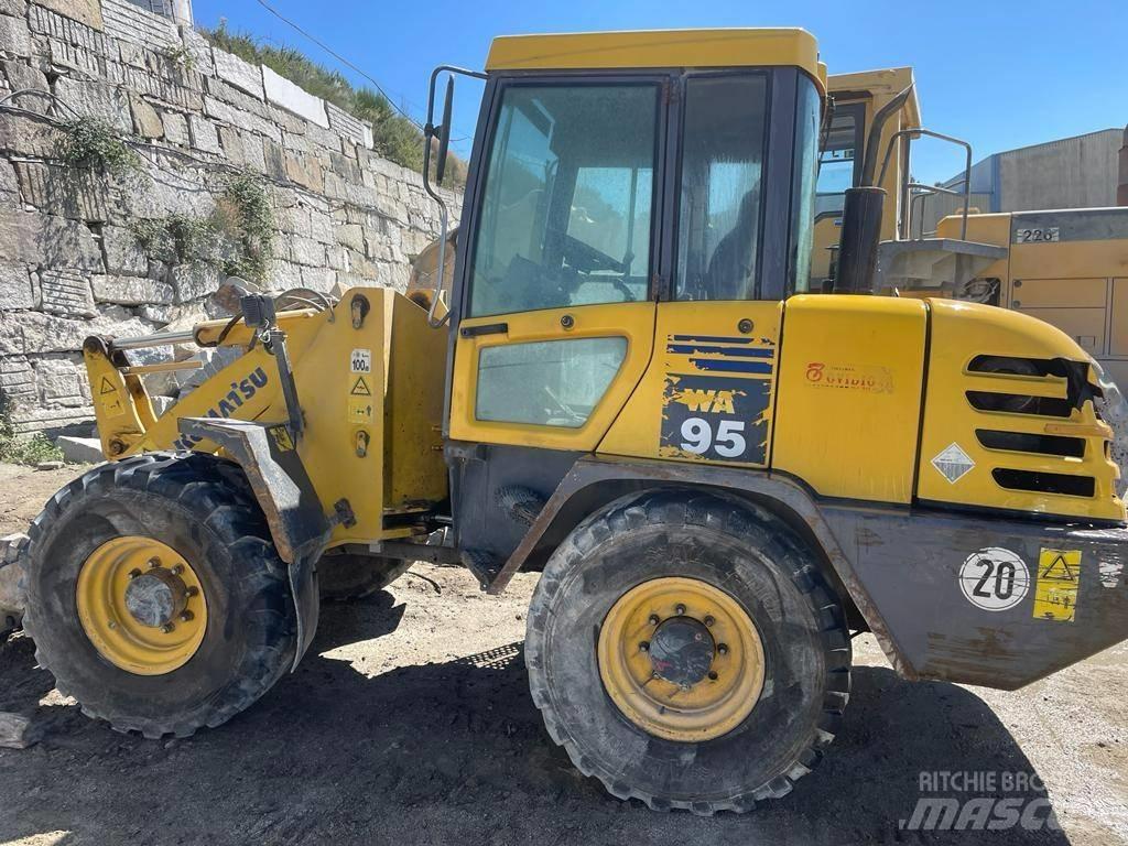 Komatsu WA95-3 Pyöräkuormaajat