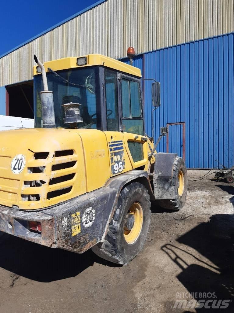 Komatsu WA95-3 Pyöräkuormaajat