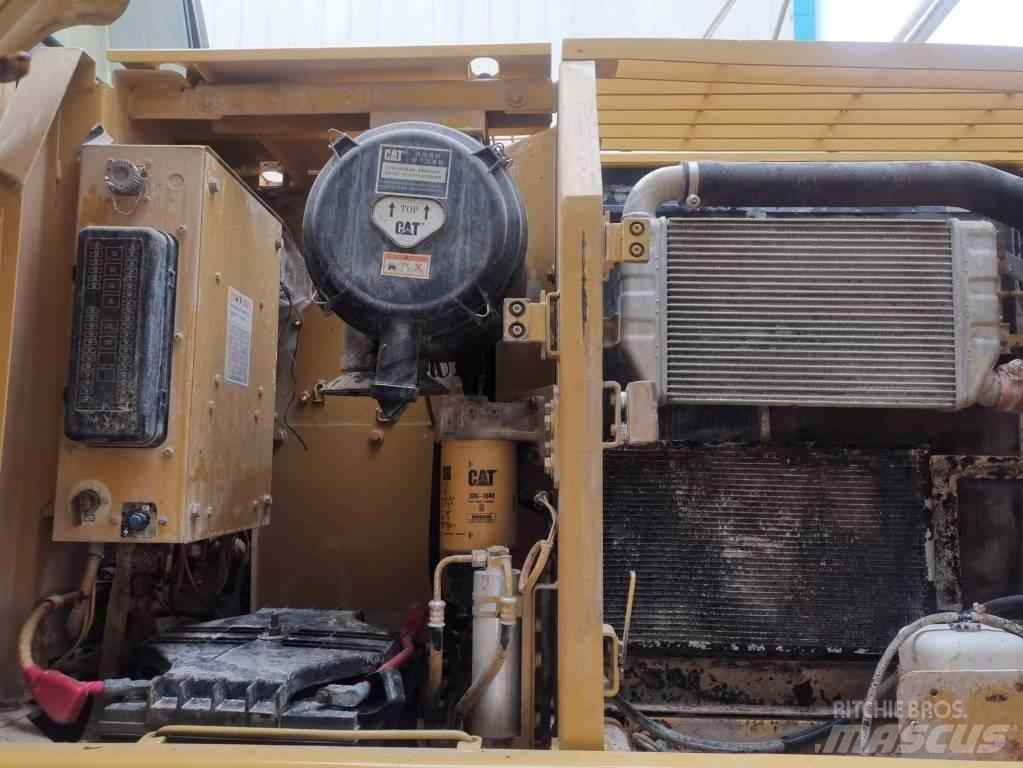 CAT 320 C Telakaivukoneet