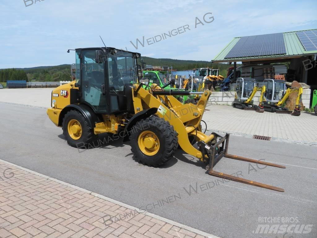 CAT 906M Pyöräkuormaajat