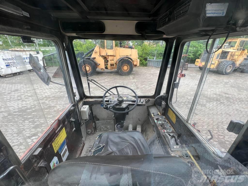Bollnäs BT25T Terminaalitraktorit
