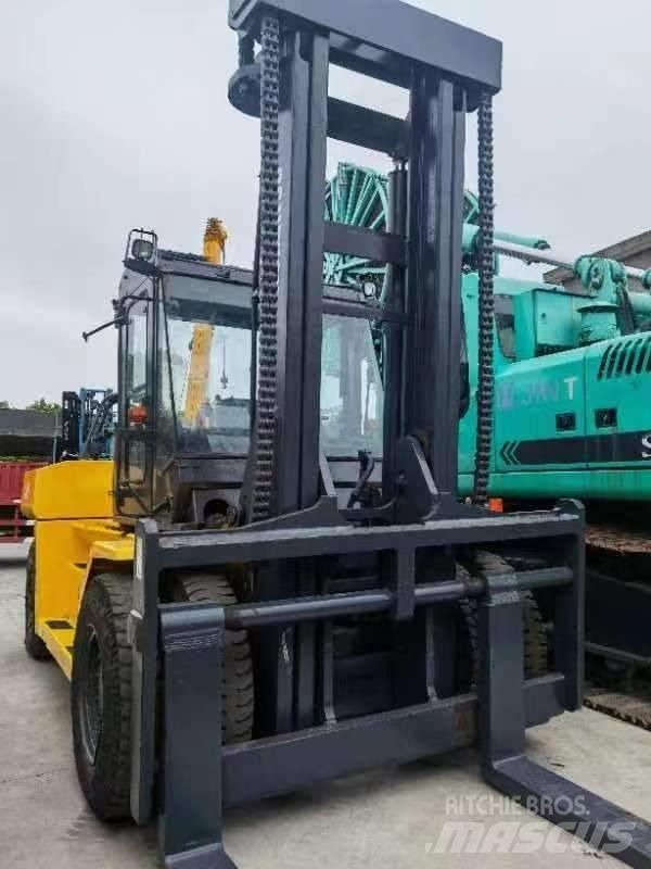 Komatsu FD 160 Dieseltrukit