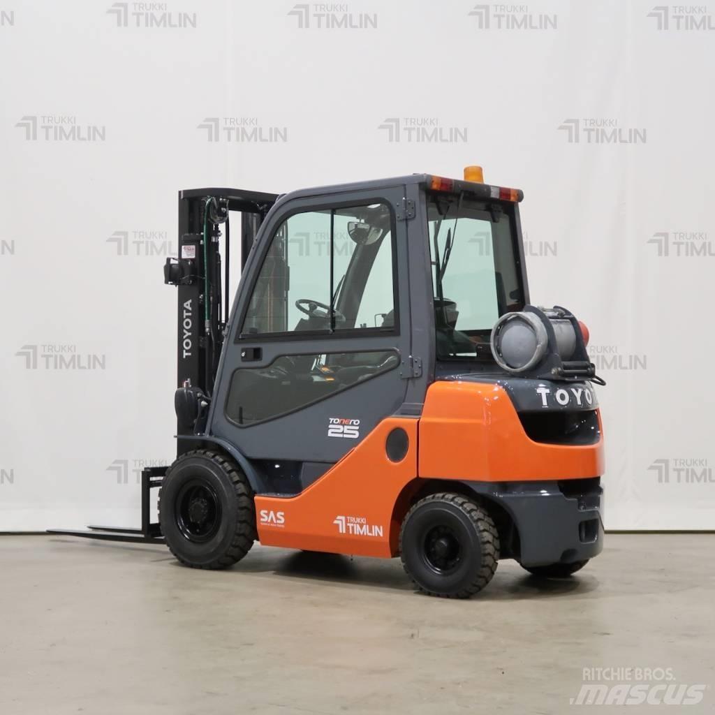 Toyota 02-8FGF25 Nestekaasutrukit