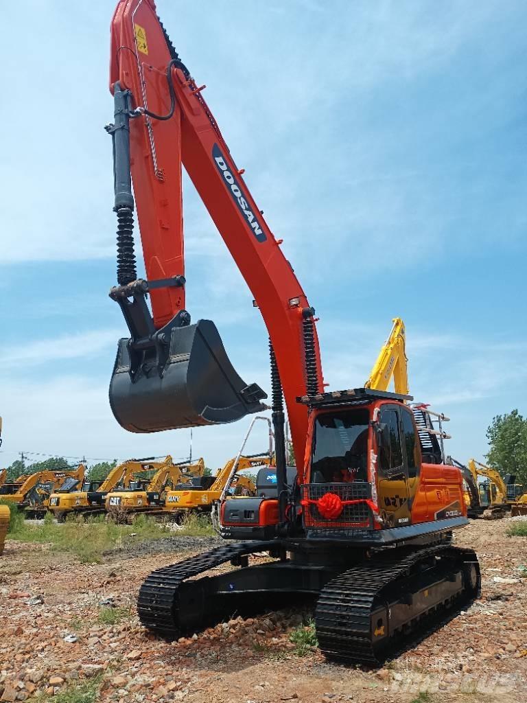 Doosan DX300LC Telakaivukoneet