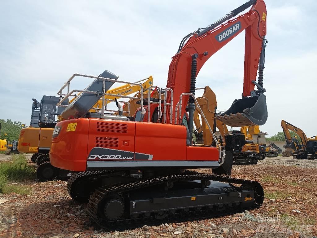 Doosan DX300LC Telakaivukoneet