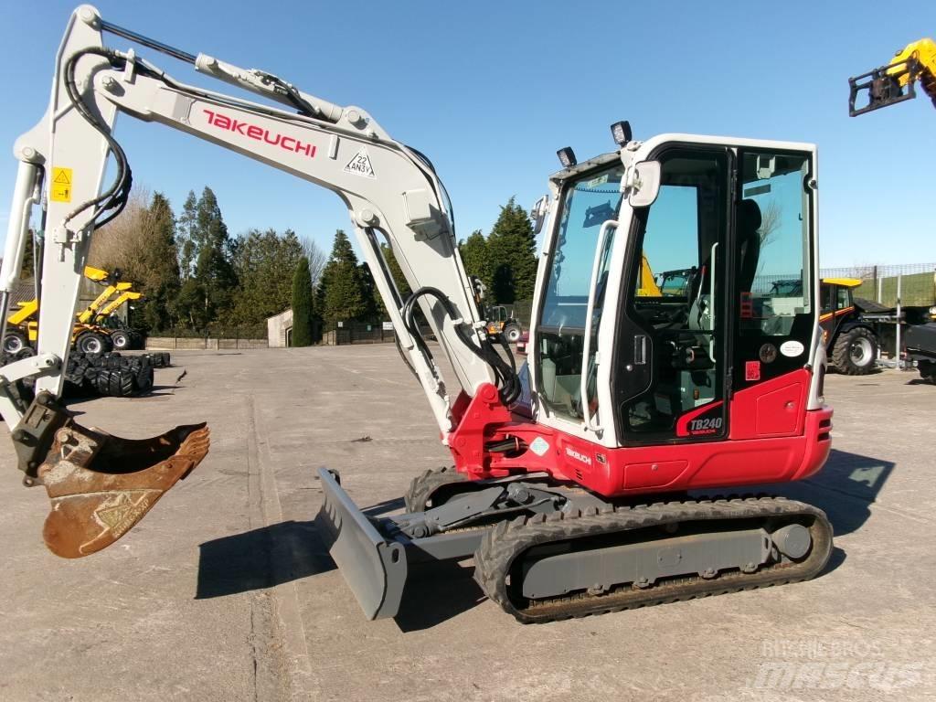 Takeuchi TB 240 Minikaivukoneet < 7t