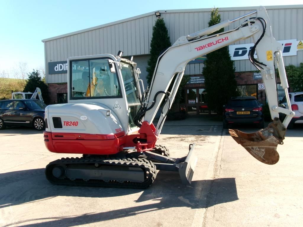 Takeuchi TB 240 Minikaivukoneet < 7t
