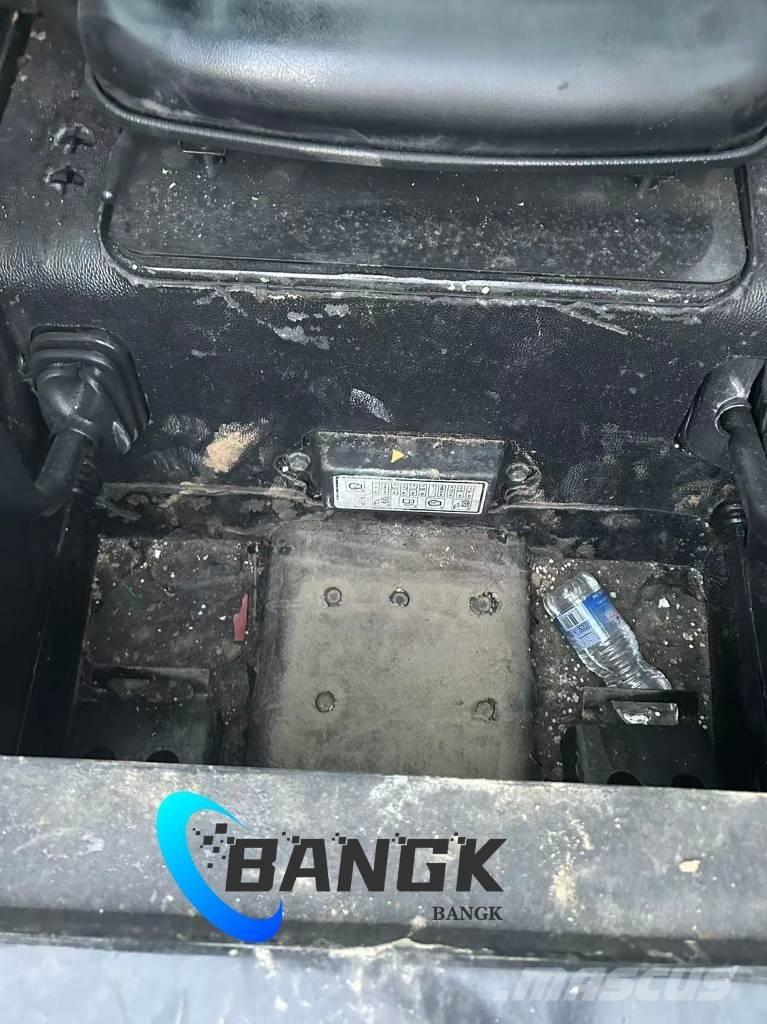  EARTHFORCE S300 Yleiskuormaajat