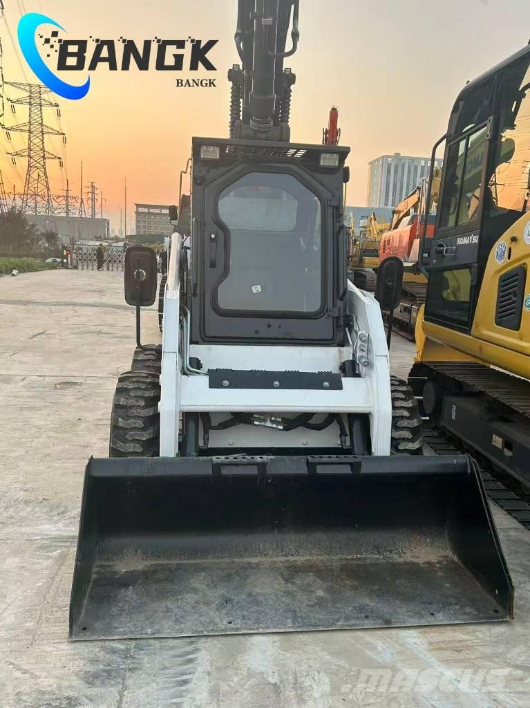  EARTHFORCE S300 Yleiskuormaajat