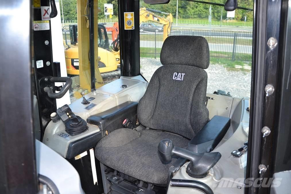 CAT D6N LGP Telaketjupuskutraktorit