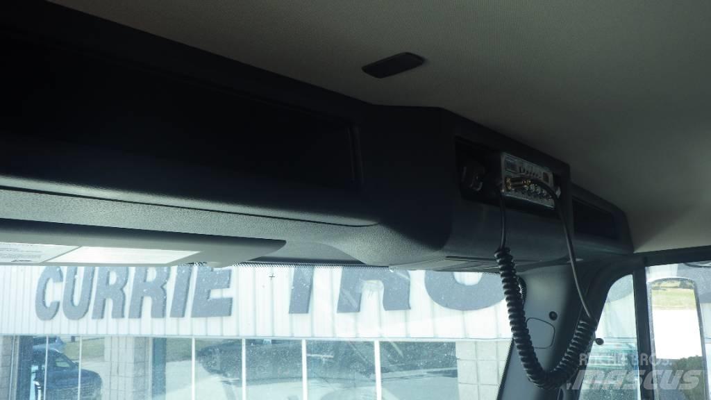 Freightliner 114 SD Nosturiautot