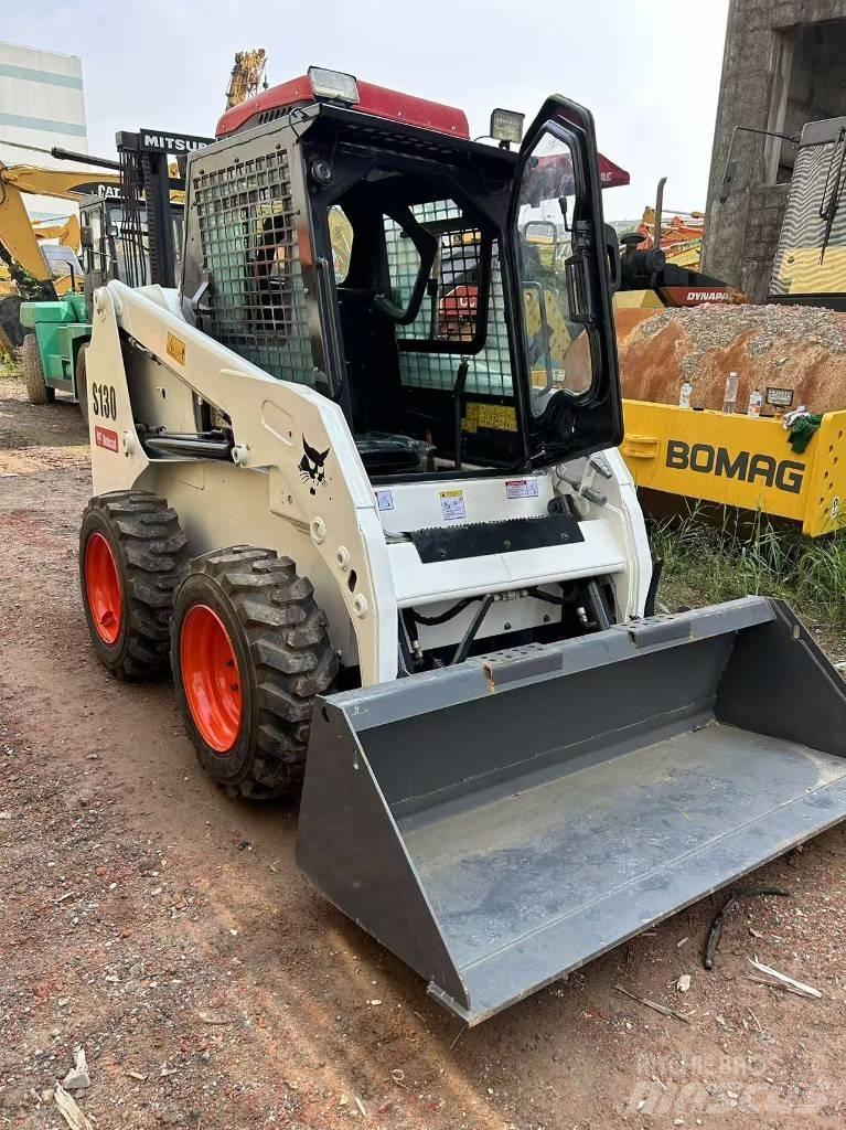 Bobcat S 130 Liukuohjatut kuormaajat