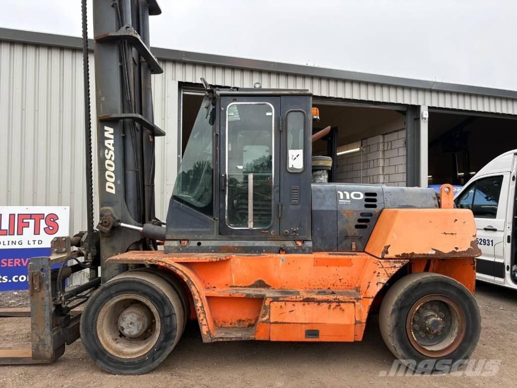 Doosan D 110 S-5 Dieseltrukit