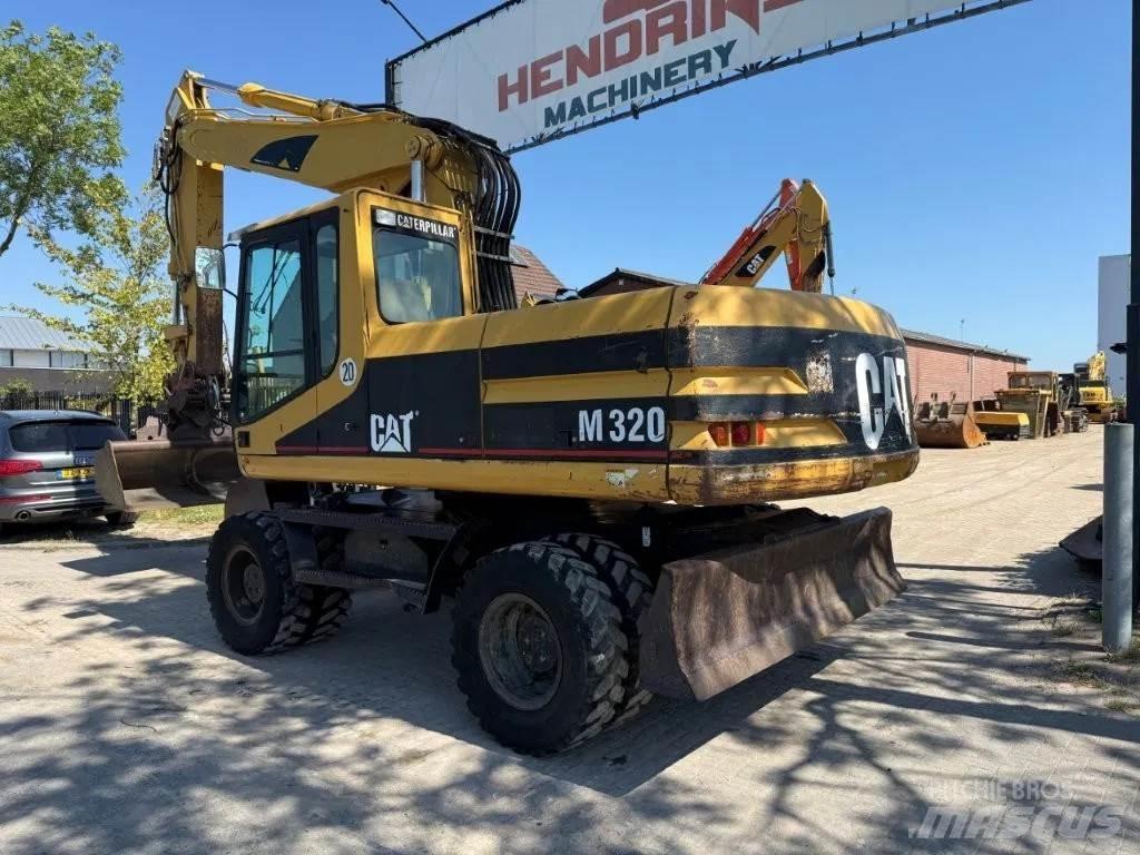 CAT M320 2001 Pyöräkaivukoneet