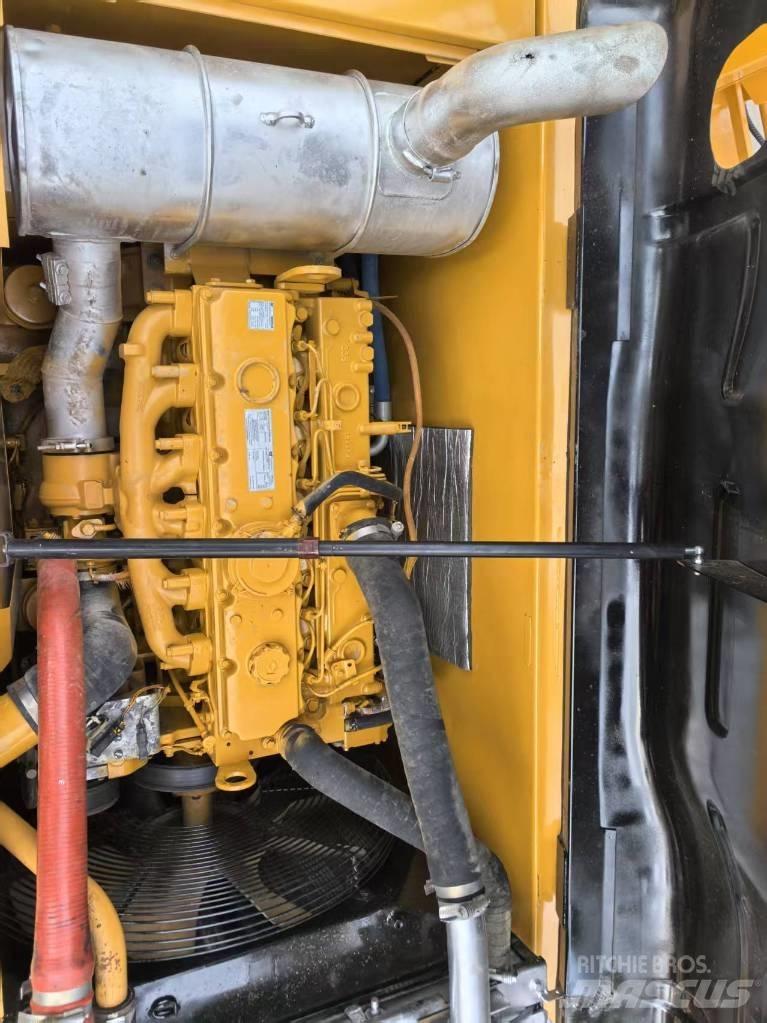 CATERPILLR 320d2 Midikaivukoneet 7t - 12t