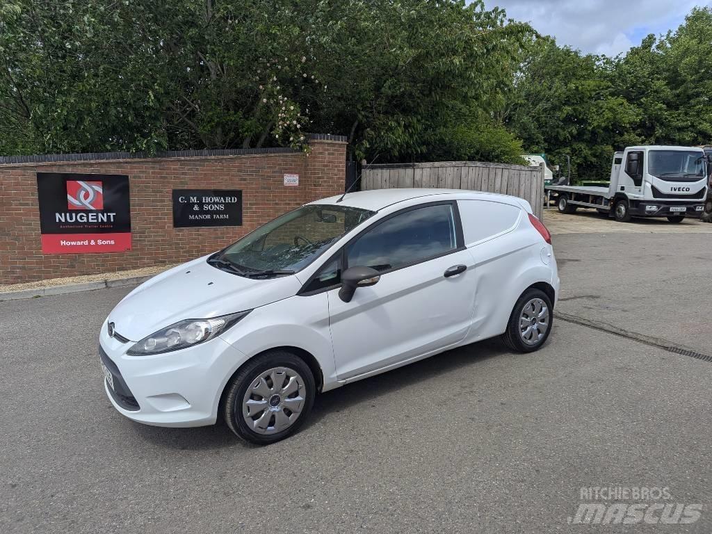 Ford Fiesta Van Pakettiautot
