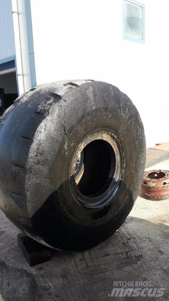 Goodyear 29,5R25 Renkaat ja vanteet