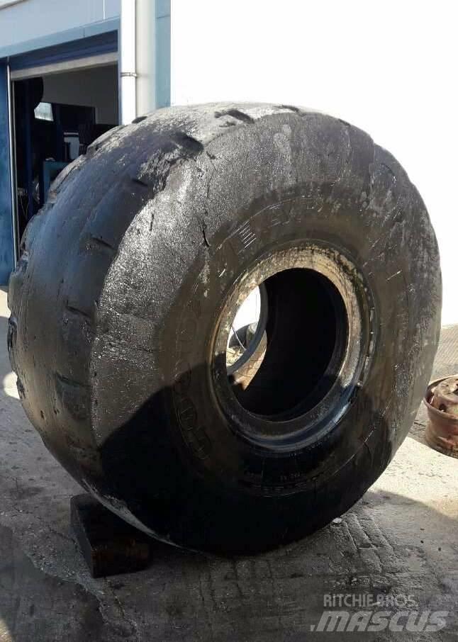 Goodyear 29,5R25 Renkaat ja vanteet