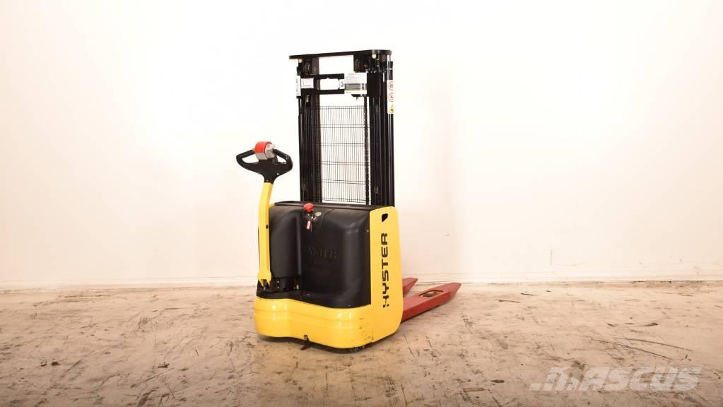 Hyster S1.0-24 Käyden ajettavat pinoamistrukit