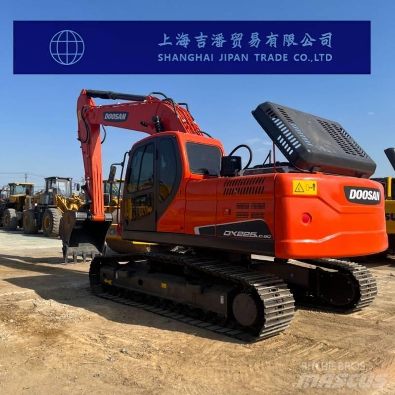 Doosan DX 225 Telakaivukoneet