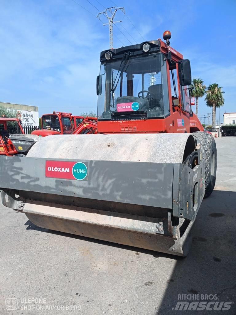 Bomag BW 211 D-4 Yksivalssijyrät