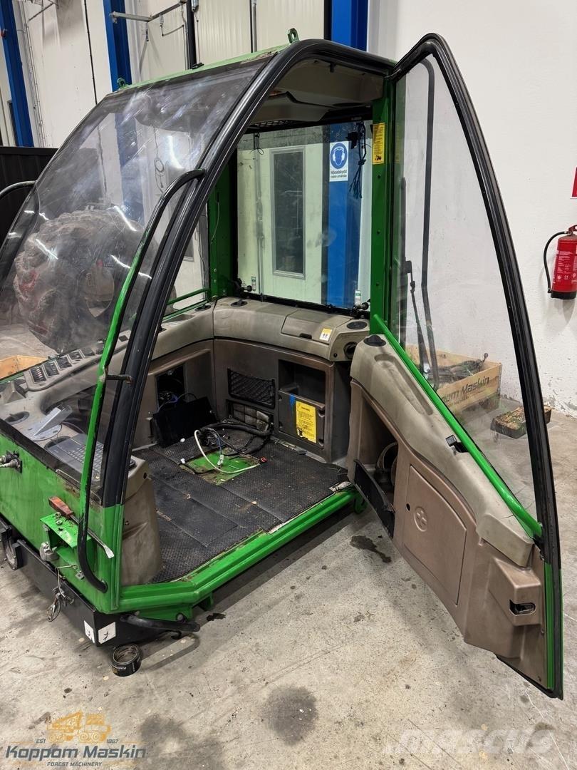 John Deere 1470D Ohjaamo ja sisusta