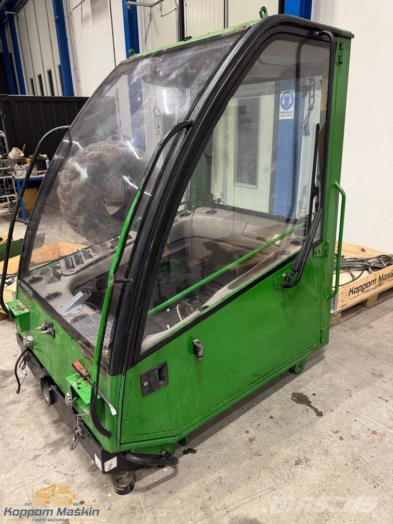 John Deere 1470D Ohjaamo ja sisusta