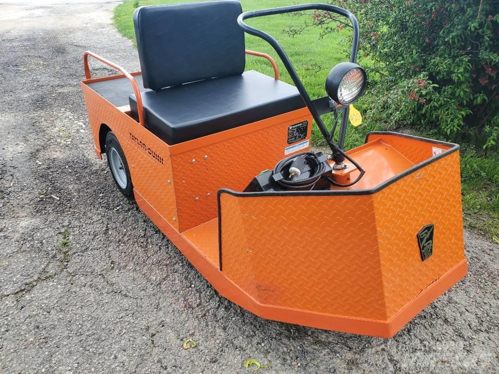 Taylor-Dunn SS536 Vetotrukit