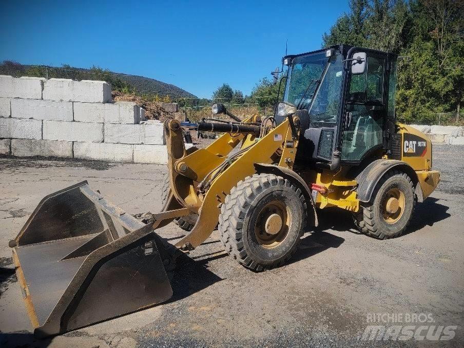 CAT 907 M Pyöräkuormaajat