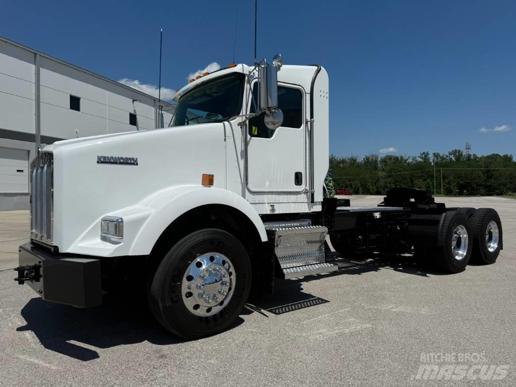 Kenworth T 800 Vetopöytäautot