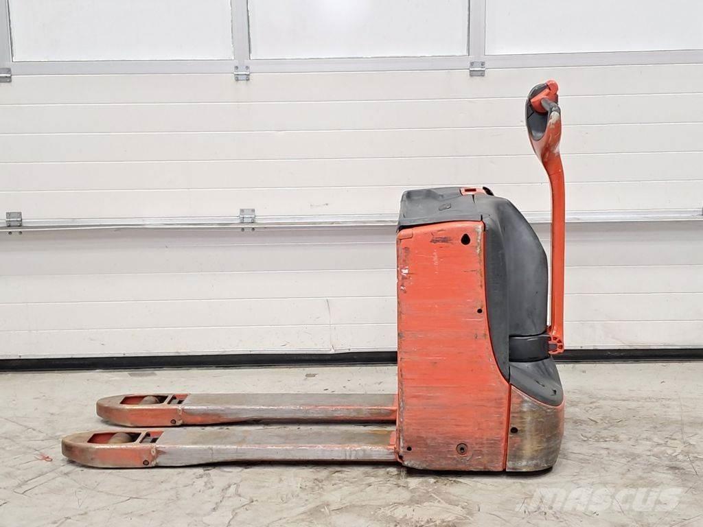 Linde T16 Lavansiirtotrukit