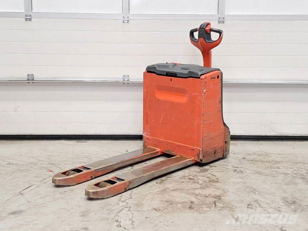 Linde T16 Lavansiirtotrukit