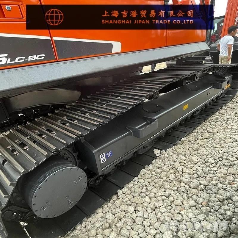 Doosan DX 225 Telakaivukoneet