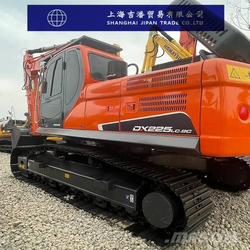 Doosan DX 225 Telakaivukoneet